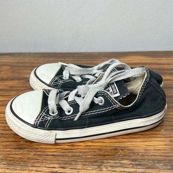 Classic Converse Black and White Chucks - Picture 3 of 6